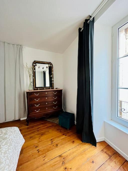 Appartement - Centre Ville Historique - Avec Vue Aurillac Eksteriør billede