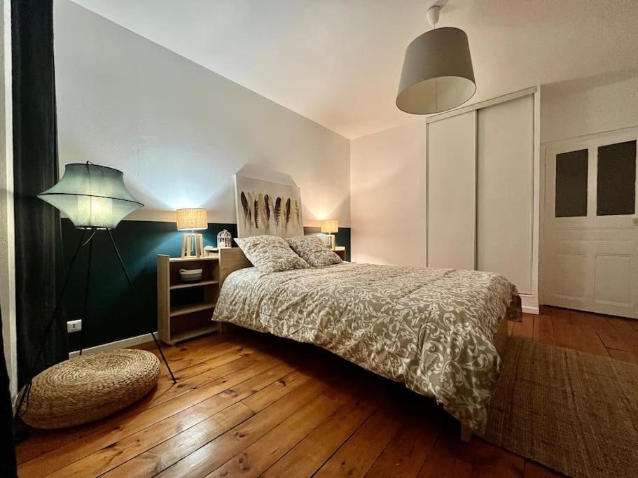 Appartement - Centre Ville Historique - Avec Vue Aurillac Eksteriør billede